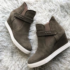 Linea Paolo Freshton Suede Wedge Sneaker 6M